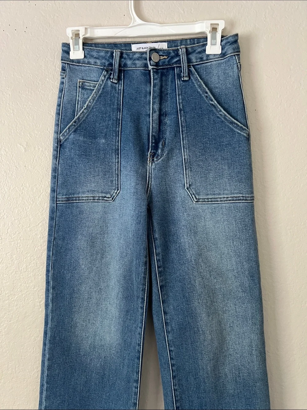 Like New! JUST DENIM The Patch Pocket Wide Leg Medium Blue Size 25